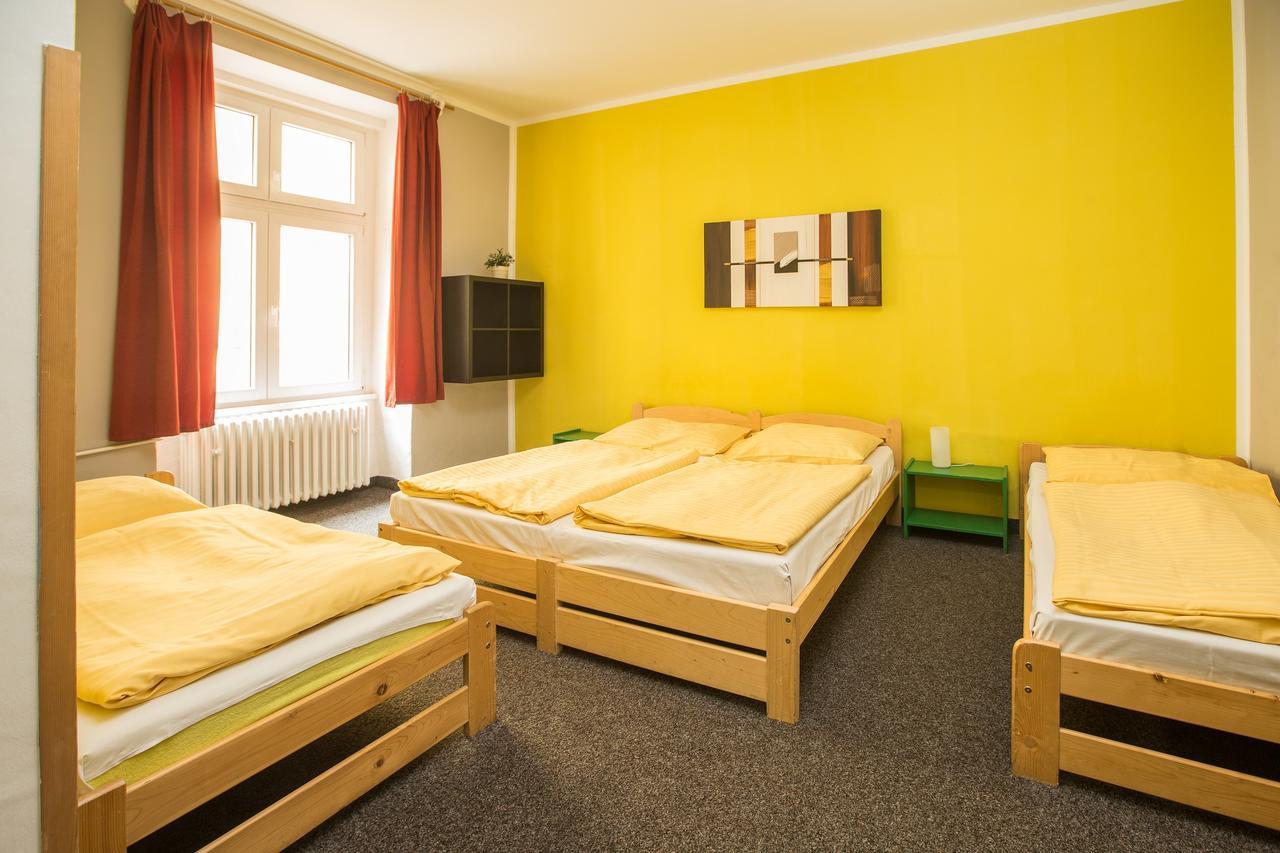 Hostel Advantage Prag Exteriör bild