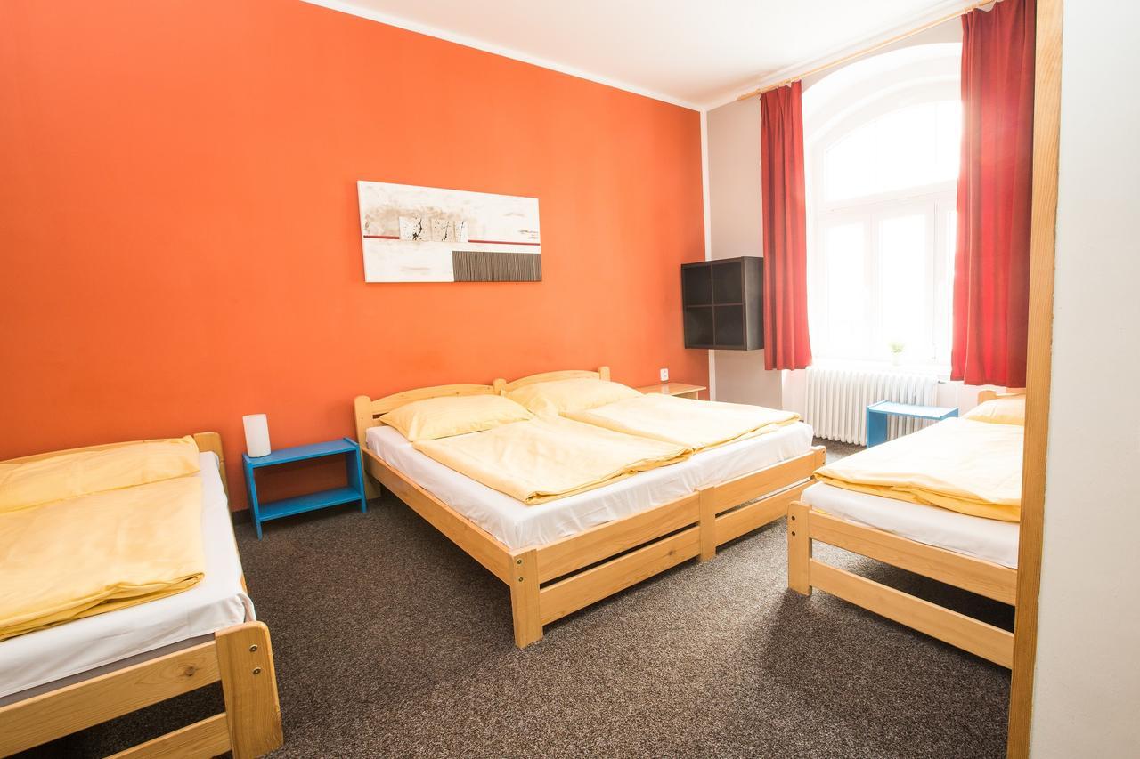 Hostel Advantage Prag Exteriör bild