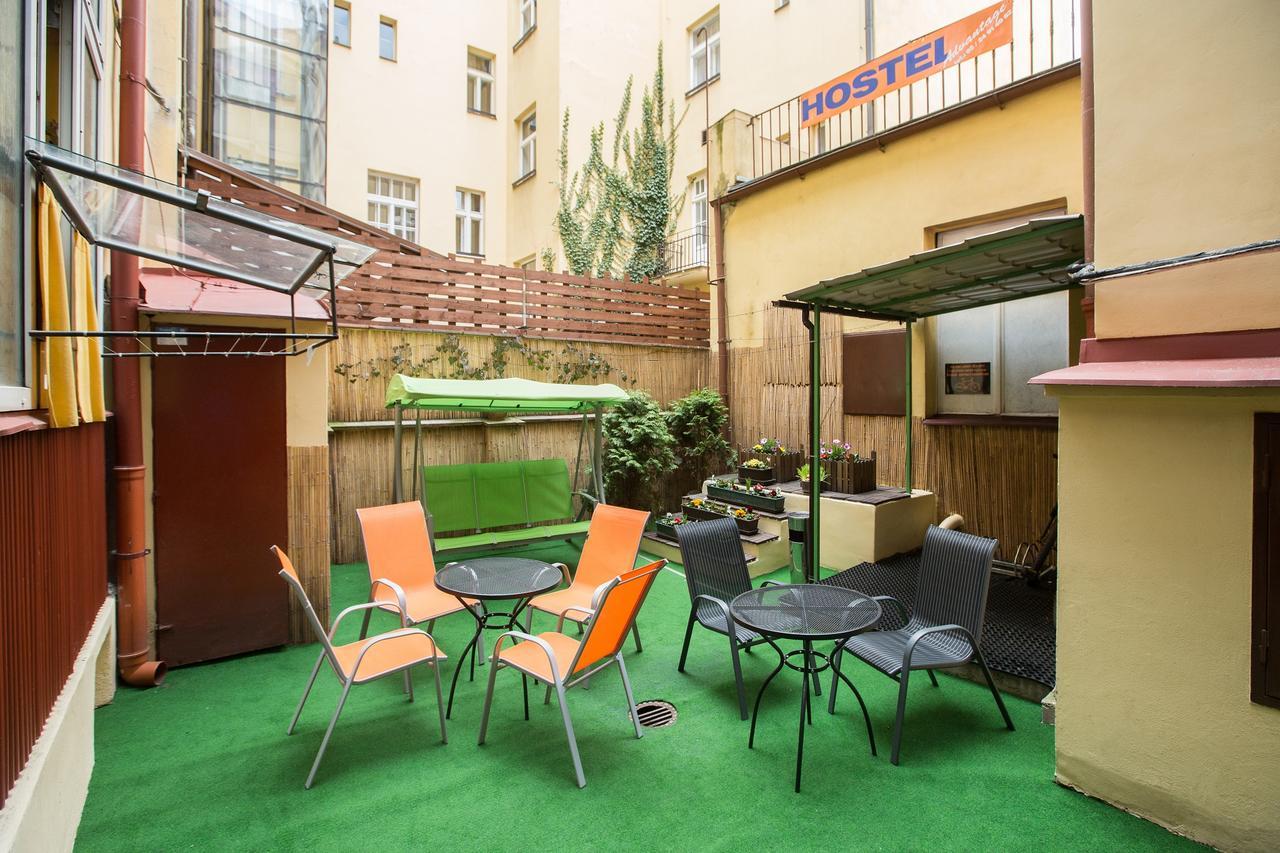 Hostel Advantage Prag Exteriör bild