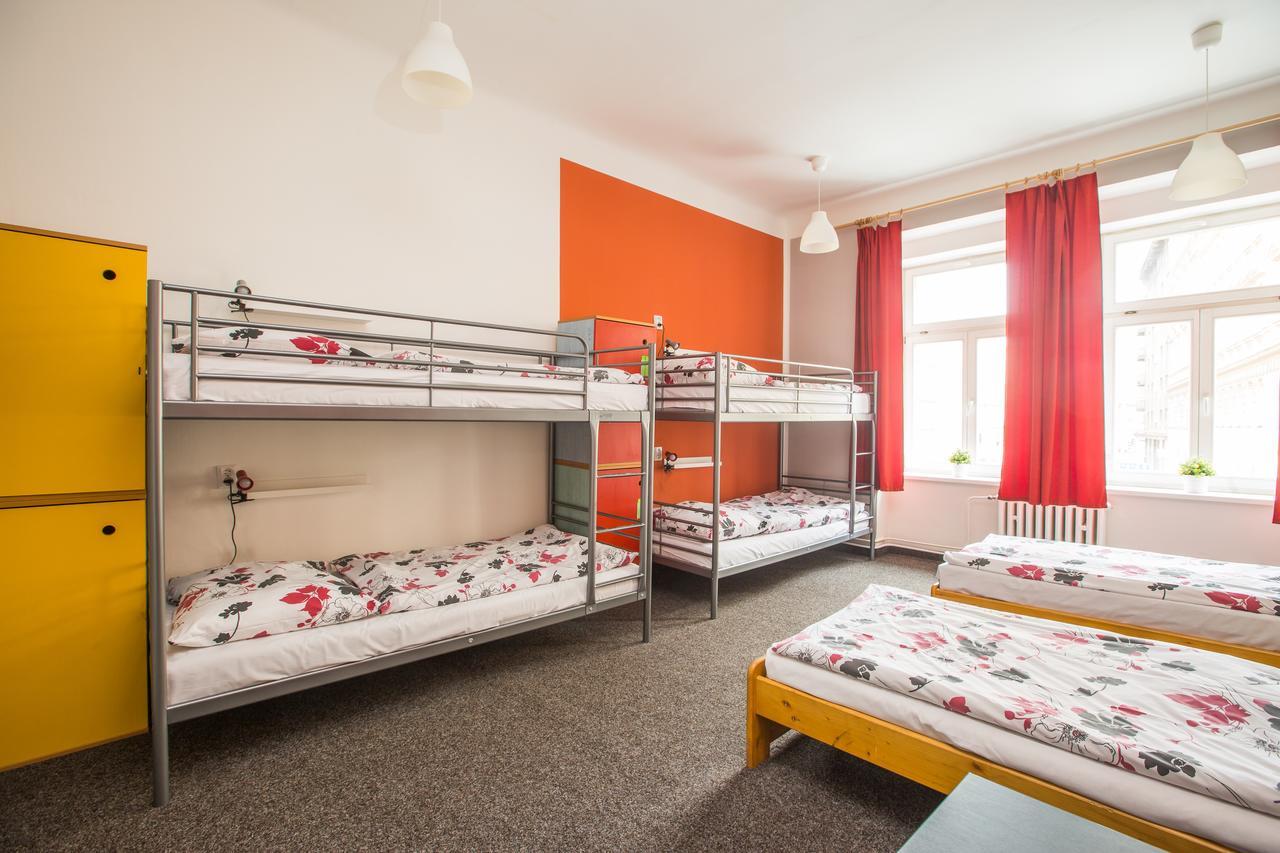 Hostel Advantage Prag Exteriör bild