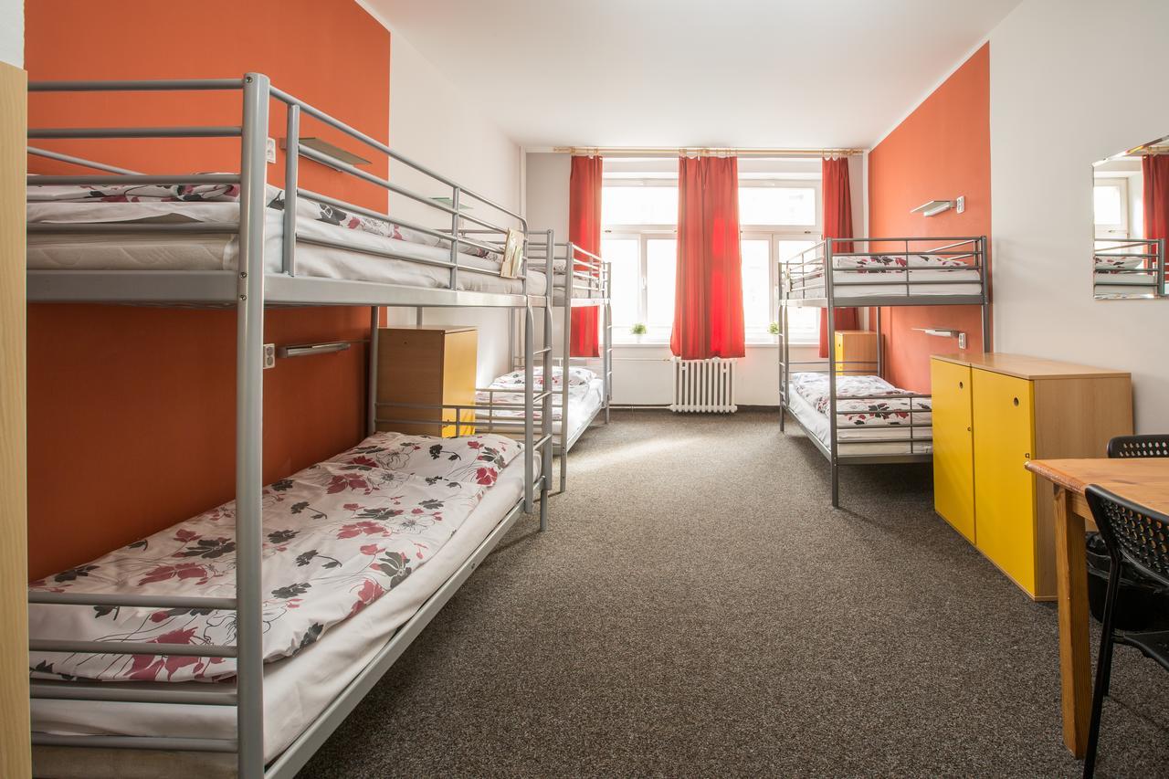 Hostel Advantage Prag Exteriör bild