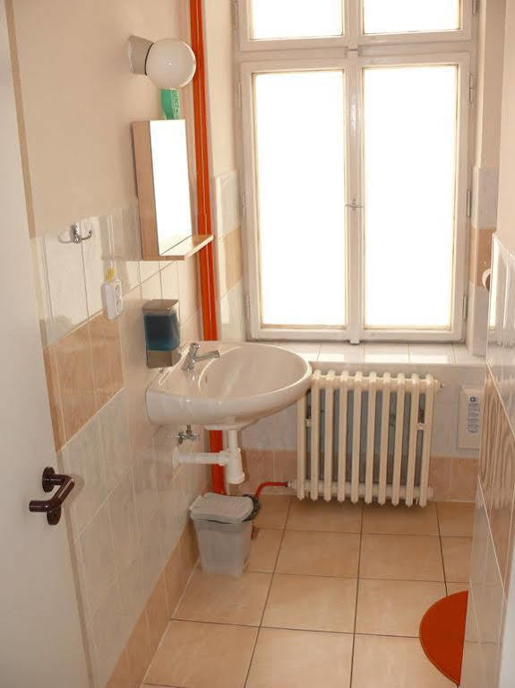 Hostel Advantage Prag Exteriör bild